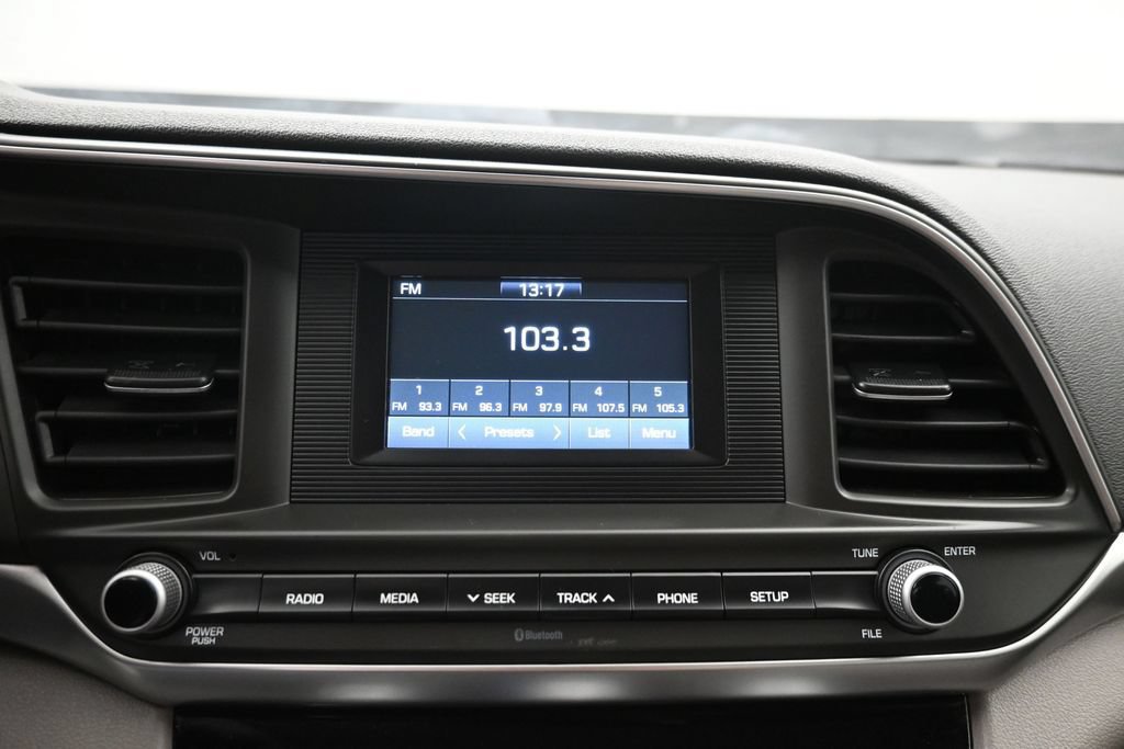 Used 2019 Hyundai Elantra SE FWD image 13