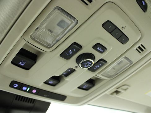 Used 2023 GMC Yukon Denali w/ Advanced Technology Package image 25