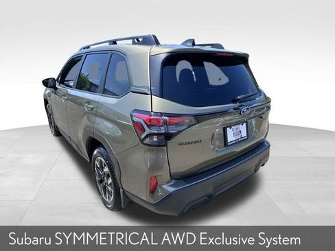 Used 2025 Subaru Forester Premium AWD/4WD image 6