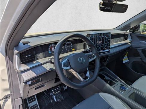 New 2026 Volkswagen Tiguan SE R-Line FWD image 12