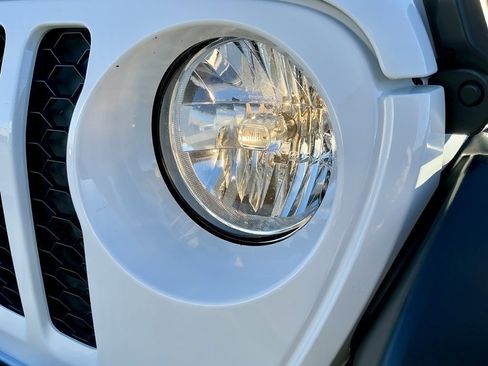 Used 2020 Jeep Gladiator Sport w/ Quick Order Package 24S image 10