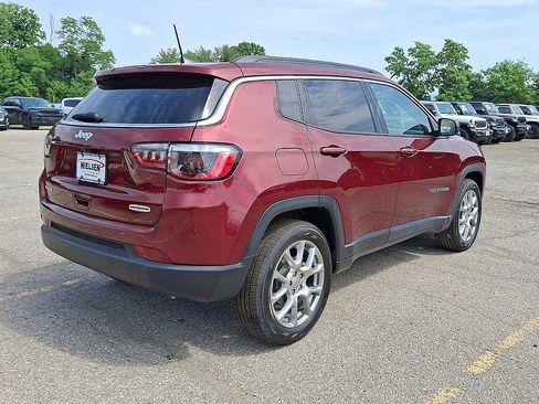 Certified 2022 Jeep Compass Latitude AWD/4WD image 7