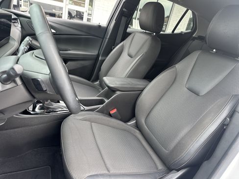 Used 2024 Buick Encore GX Preferred w/ Comfort Package FWD image 11