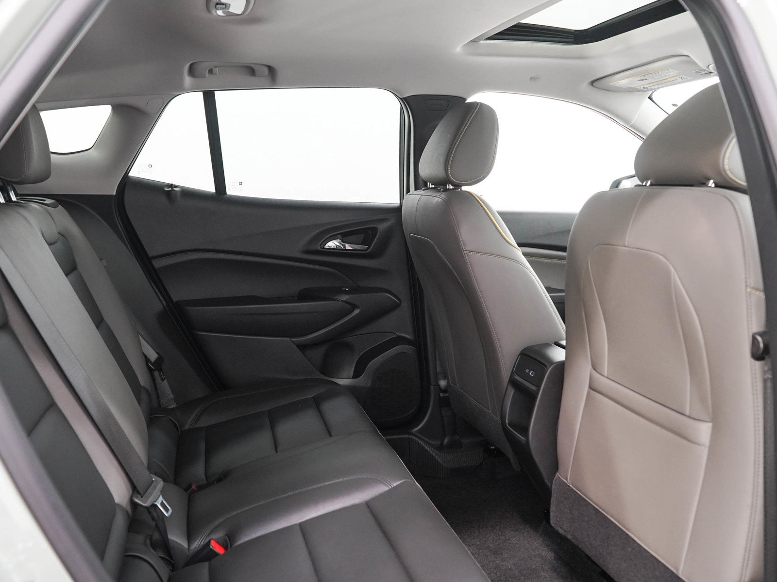 Used 2024 Chevrolet Trax ACTIV w/ Sunroof Package FWD image 13