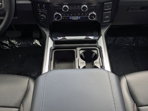 New 2025 Ford F250 Lariat w/ Lariat Ultimate Package image 28