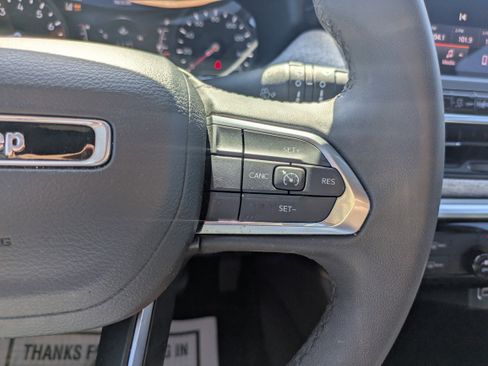 Used 2024 Jeep Compass Latitude image 17