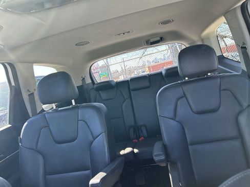 Used 2025 Kia Telluride S image 11