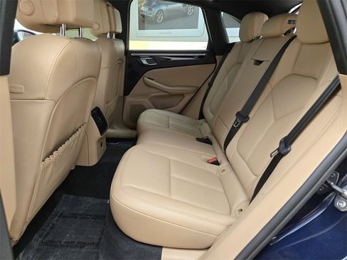 Used 2020 Porsche Macan image 20
