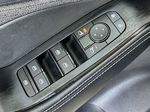 Used 2023 Nissan Rogue SV FWD image 18