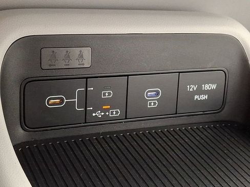 Certified 2025 Hyundai Kona SEL FWD image 31