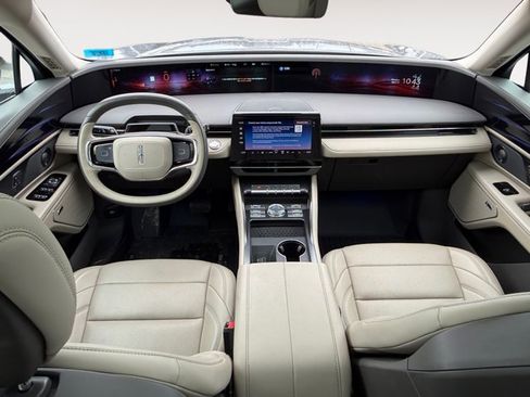 Used 2025 Lincoln Nautilus Premier w/ Equipment Group 102A image 10