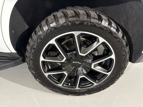 Used 2023 Chevrolet Tahoe RST AWD/4WD image 7