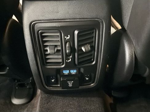 Used 2018 Jeep Grand Cherokee Limited AWD/4WD image 29