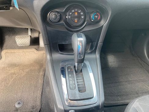 Used 2013 Ford Fiesta SE FWD image 28