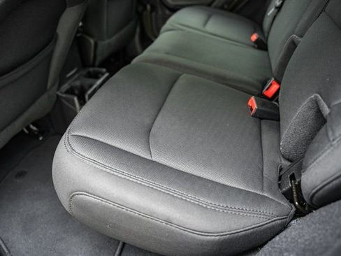 Used 2022 Jeep Wrangler Unlimited Sport image 13