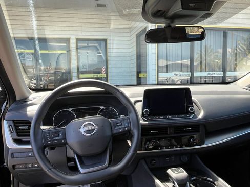 Used 2025 Nissan Rogue SV image 35