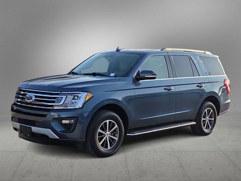 Used 2020 Ford Expedition XLT w/ Equipment Group 202A AWD/4WD image 4