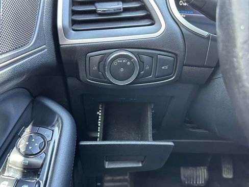 Used 2015 Ford Edge SEL w/ Equipment Group 201A AWD/4WD image 29