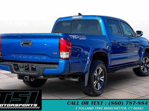 Used 2017 Toyota Tacoma TRD Sport w/ Tow Package (A/T) AWD/4WD image 2