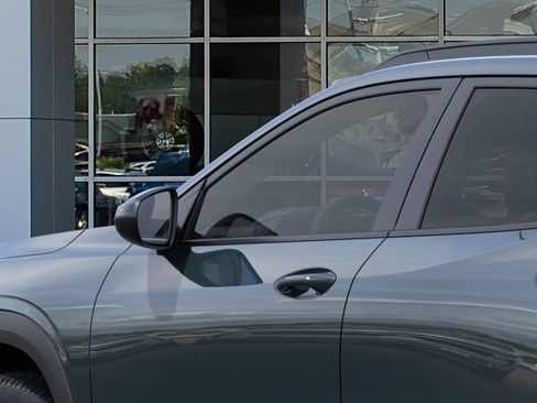 New 2026 Chevrolet Trax LT w/ LT Convenience Package FWD image 12