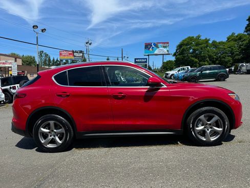Used 2019 Alfa Romeo Stelvio RWD image 4