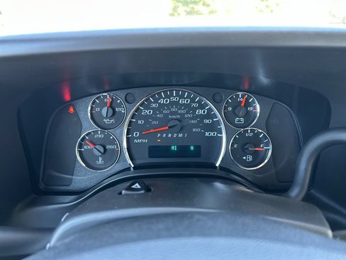 New 2026 Chevrolet Express 2500 w/ Driver Convenience Package RWD image 24