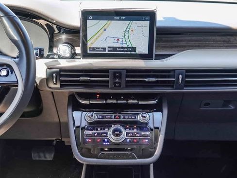 Used 2020 Lincoln Corsair Reserve image 12