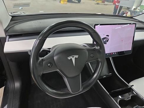 Used 2018 Tesla Model 3 Performance AWD/4WD image 8