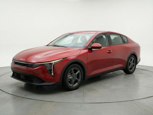 Used 2025 Kia K4 FWD image 3