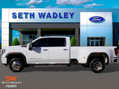 Used 2022 GMC Sierra 3500 Denali w/ Denali Ultimate Package image 3