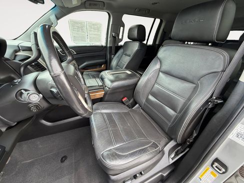 Used 2019 GMC Yukon XL Denali image 10