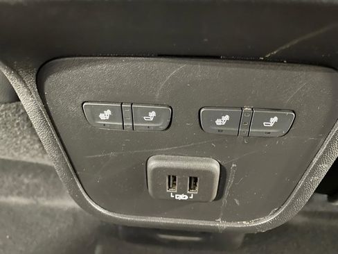 Used 2021 Chevrolet Equinox Premier image 23