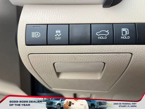 Used 2020 Toyota Camry LE FWD image 17