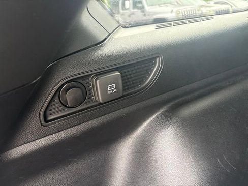 Used 2022 Jeep Grand Cherokee Altitude AWD/4WD image 15