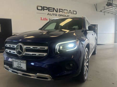 Used 2023 Mercedes-Benz GLB 250 4MATIC image 2