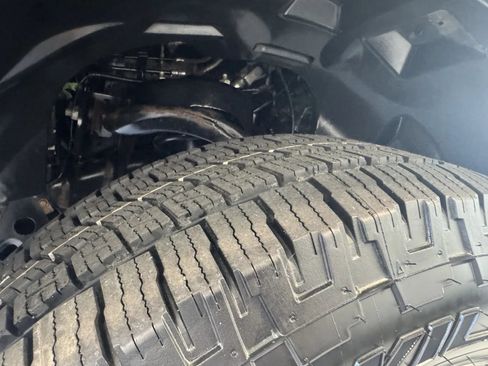 Used 2019 Ford F150 XLT w/ Equipment Group 302A Luxury AWD/4WD image 38