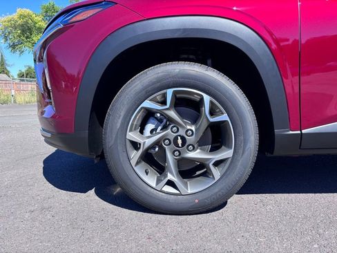 New 2025 Chevrolet Trax LT image 22