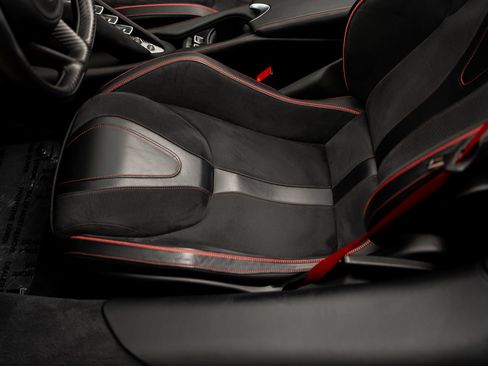 Used 2022 McLaren 720S Performance RWD image 34