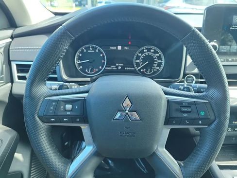 Used 2024 Mitsubishi Outlander SE FWD image 24