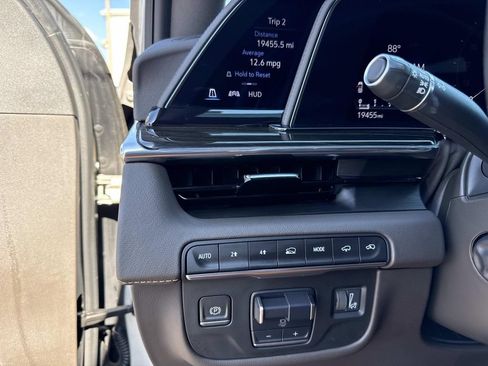 Used 2024 Cadillac Escalade ESV Sport w/ LPO, ONYX Package AWD/4WD image 32
