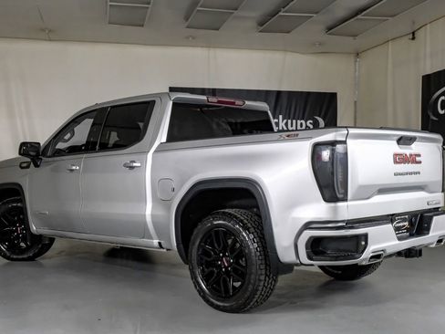 Used 2021 GMC Sierra 1500 Elevation w/ X31 Off-Road Package AWD/4WD image 10