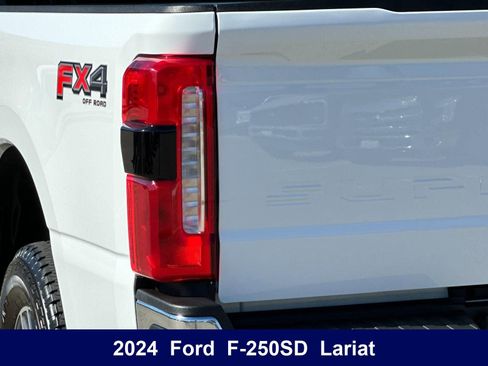 Used 2024 Ford F250 Lariat w/ Lariat Ultimate Package AWD/4WD image 36