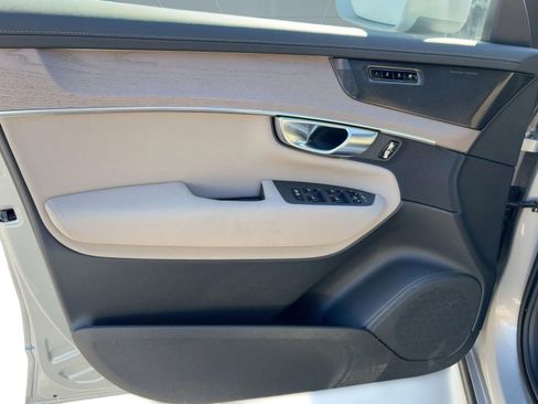 Certified 2025 Volvo XC90 B5 Plus image 21