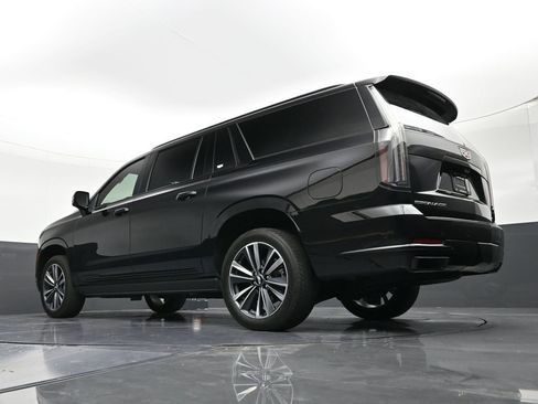 Used 2025 Cadillac Escalade ESV Sport w/ Touring Package RWD image 22