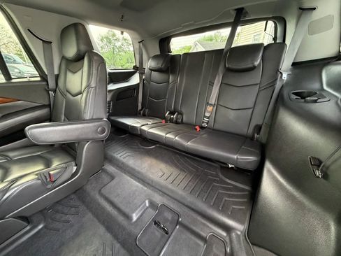 Used 2019 Cadillac Escalade Luxury image 28