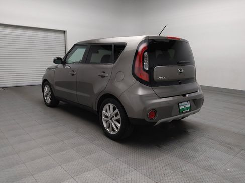 Used 2019 Kia Soul + image 5