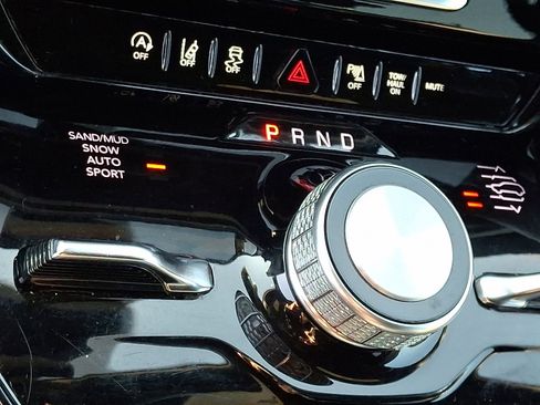 Used 2024 Jeep Wagoneer Series III image 30