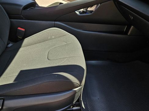 New 2025 Hyundai Elantra SEL image 9