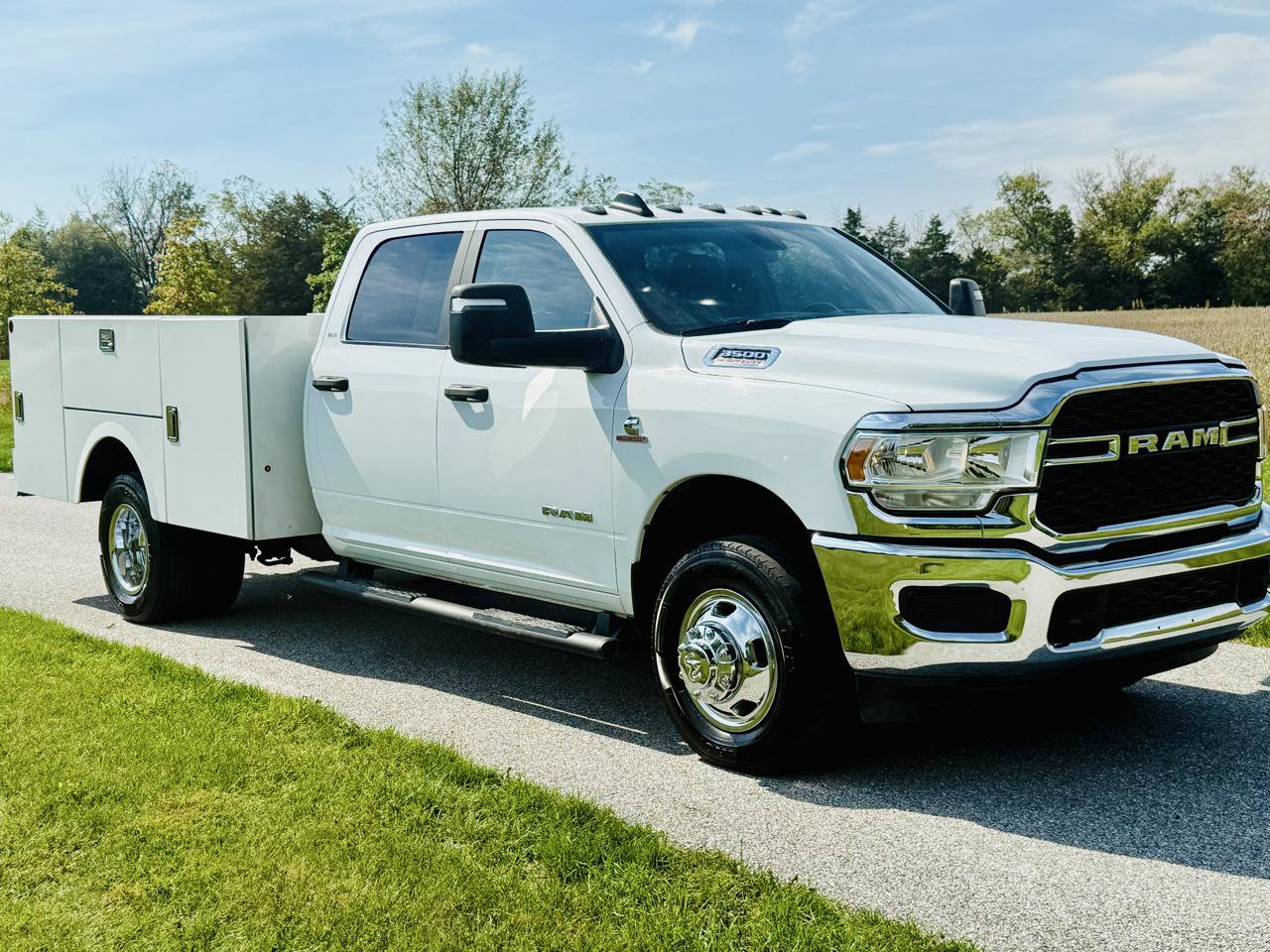 Used 2024 RAM 3500 SLT w/ Quick Order Package 2YG SLT AWD/4WD image 4