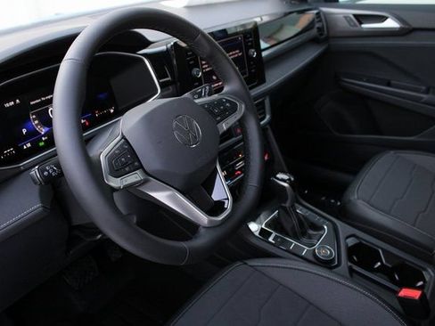 New 2026 Volkswagen Taos SE AWD/4WD image 2